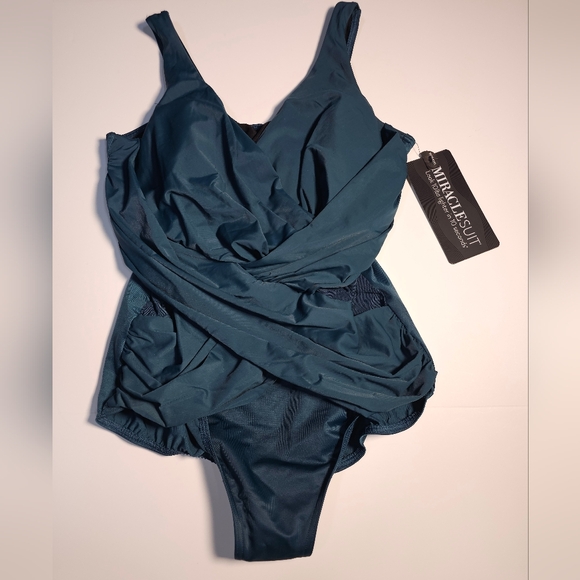 Miraclesuit Illusionist Crossover With Mesh One-Piece Swimsuit Nova Green Sz 20W - Picture 3 of 10